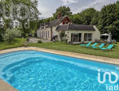 Maison - 240 m² - 7 pièces