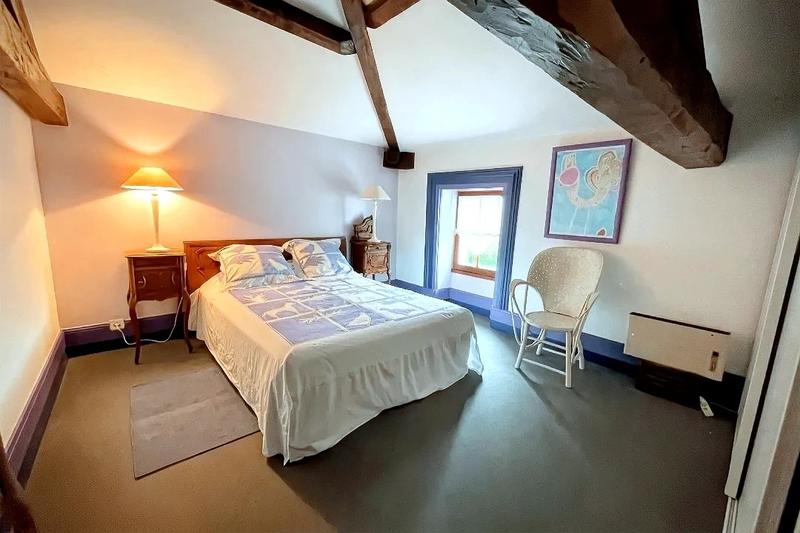 Maison - 240 m² - 8 pièces