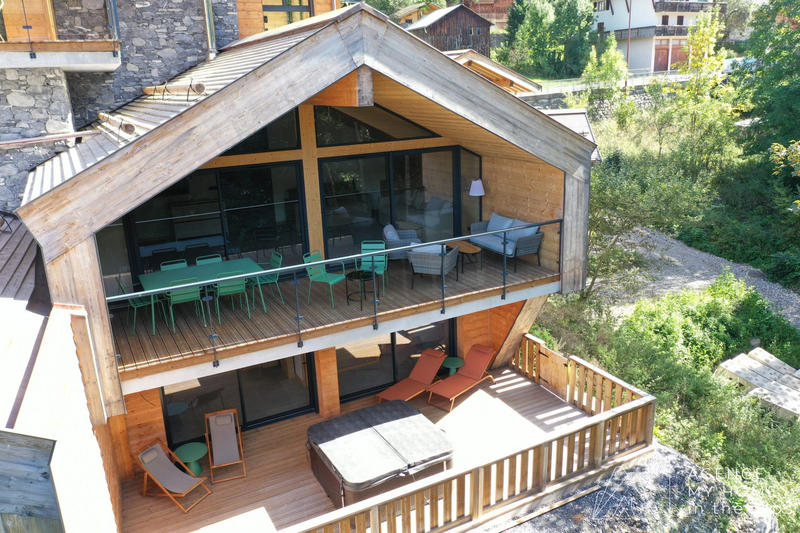 Maison - 180 m² - 5 pièces