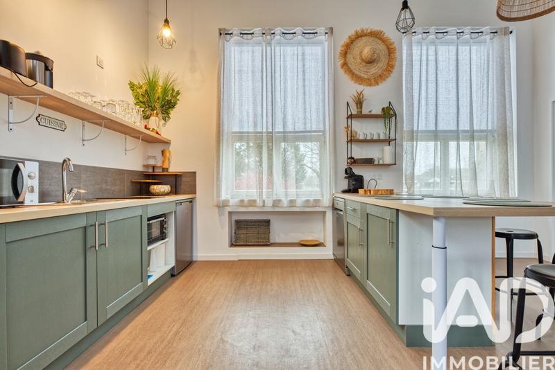 Maison - 299 m² - 11 pièces