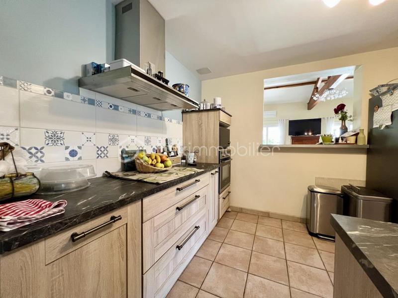 Maison - 218 m² - 7 pièces