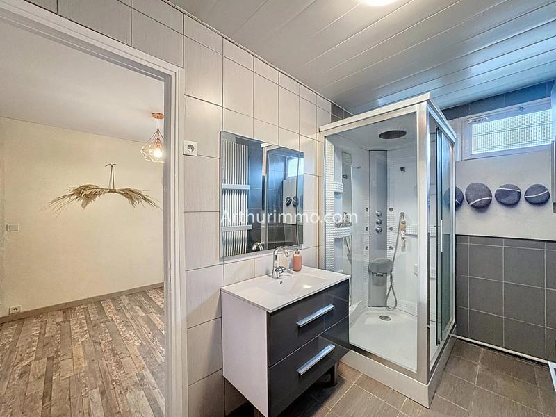 Maison - 226 m² - 8 pièces