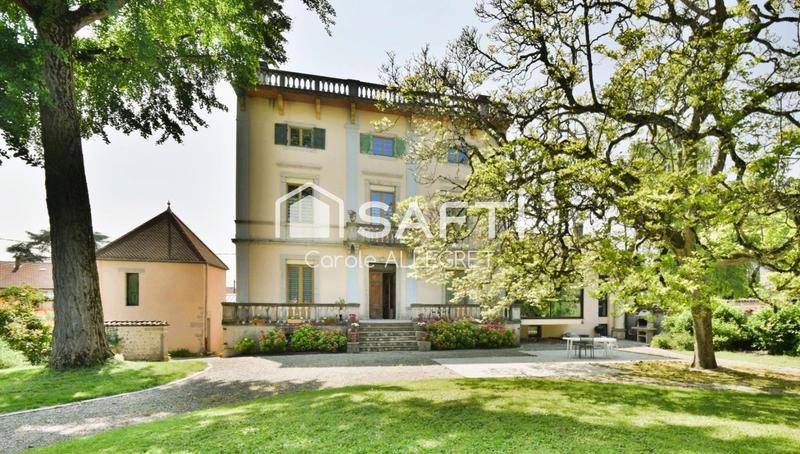 Maison de maîtres - 361 m² - 12 pièces