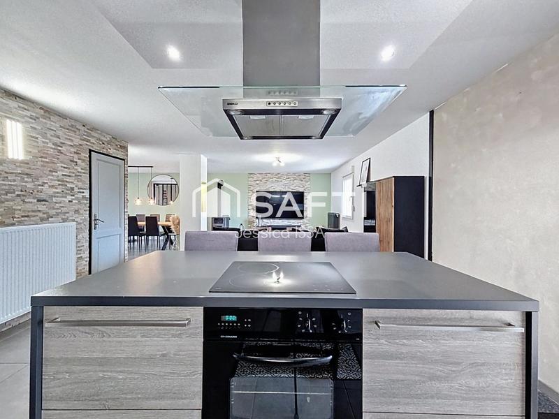 Maison - 94 m² - 5 pièces