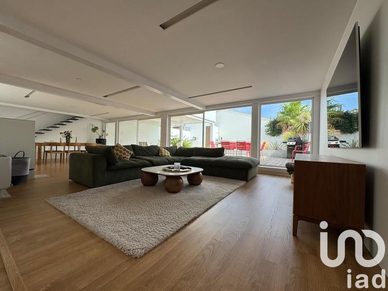 Maison - 208 m² - 5 pièces