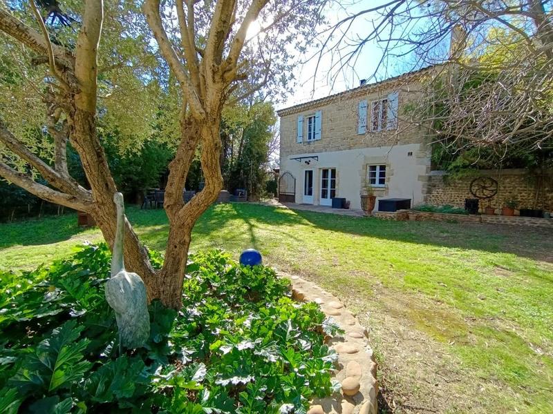 Mas - 342 m² - 15 pièces