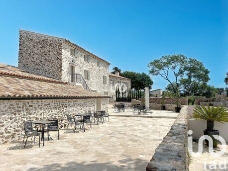 Maison - 870 m² - 13 pièces