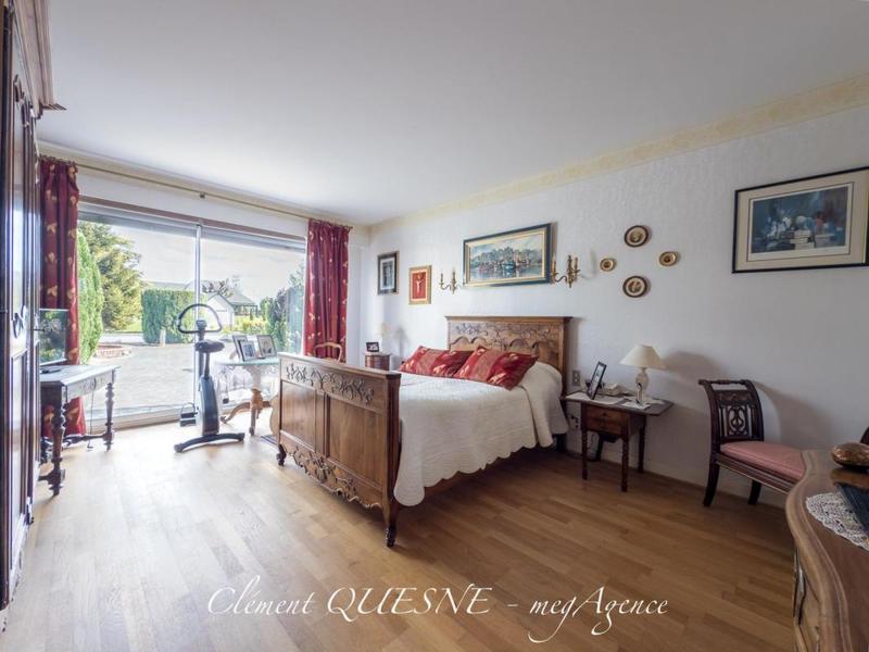 Maison - 246 m² - 7 pièces