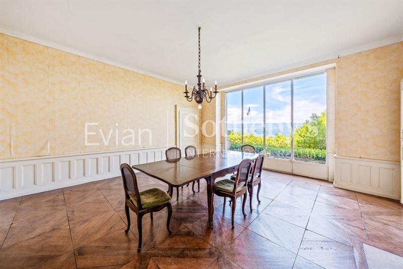 Maison - 527 m² - 18 pièces