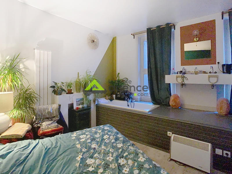 Maison - 266 m² - 9 pièces