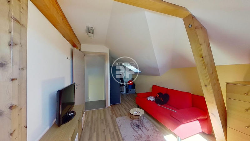 Maison - 260 m² - 6 pièces