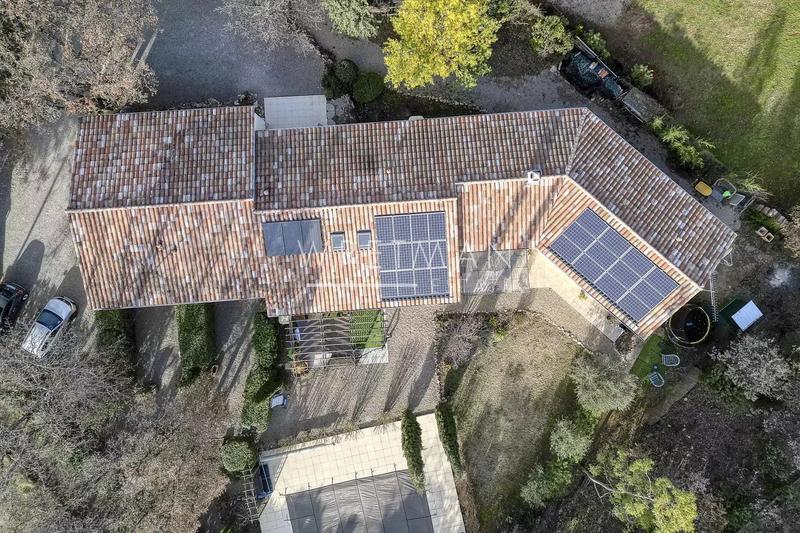 Villa - 253 m² - 12 pièces