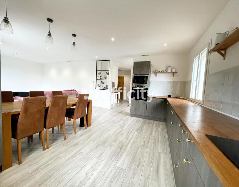 Maison - 140 m² - 6 pièces