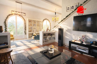 Maison - 207 m² - 5 pièces