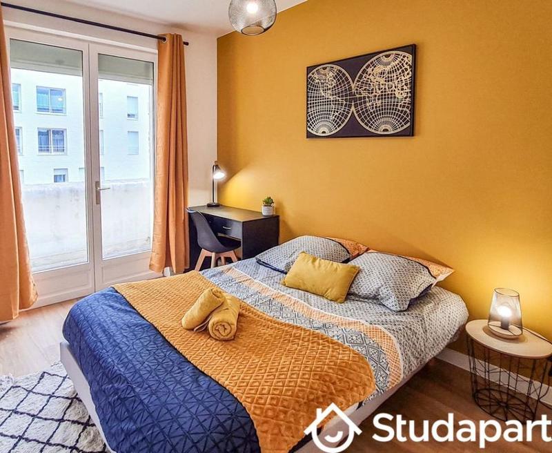 Chambre - 101 m² - 1 pièce