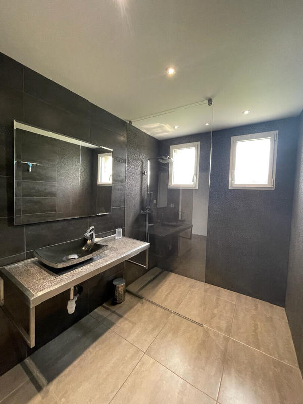 Appartement - 80 m² - 3 pièces