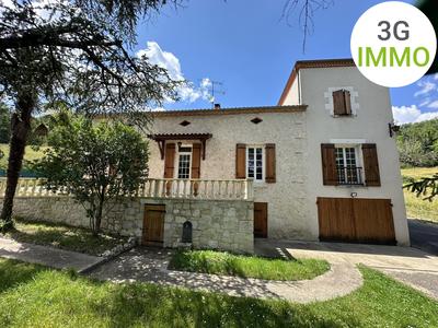Villa - 257 m² - 10 pièces