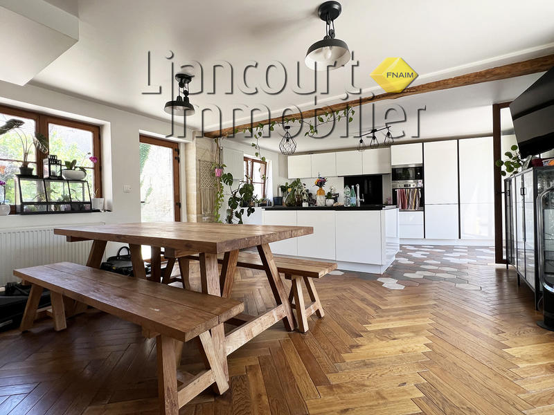 Maison - 144 m² - 6 pièces