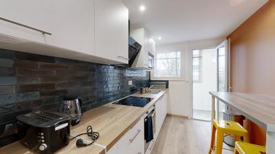 Appartement - 85 m² - 5 pièces