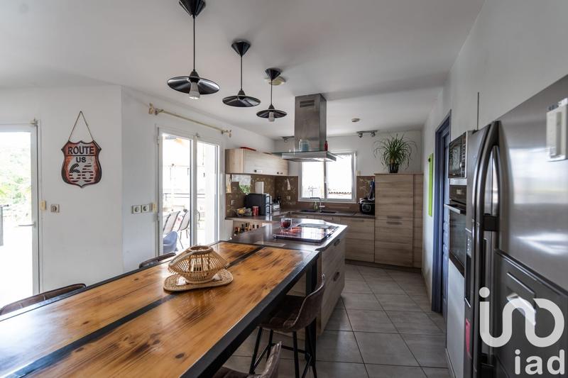 Maison - 180 m² - 6 pièces