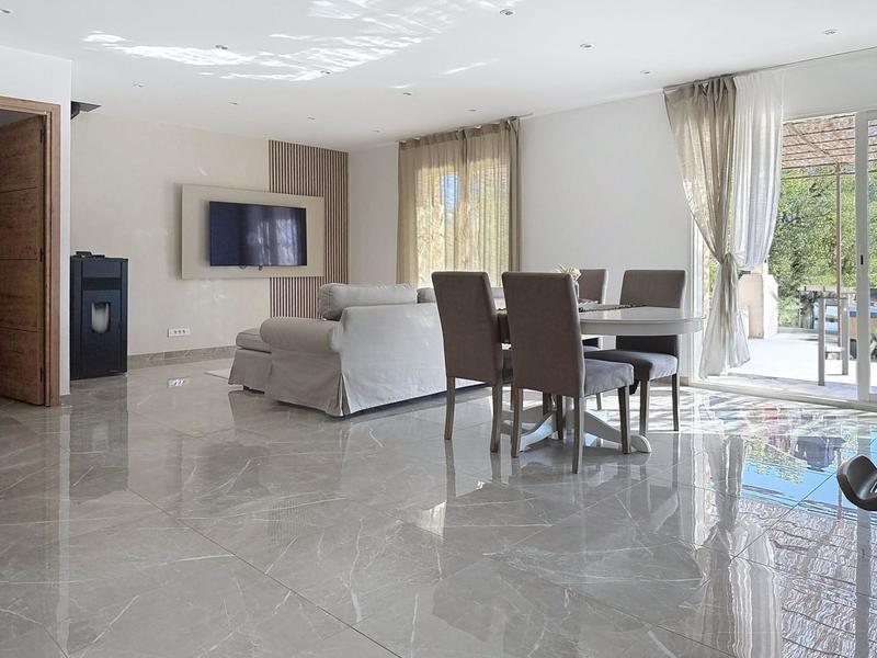 Maison - 122 m² - 5 pièces