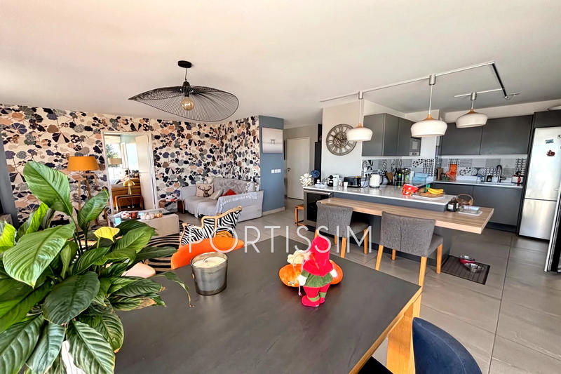 Appartement - 100 m² - 4 pièces