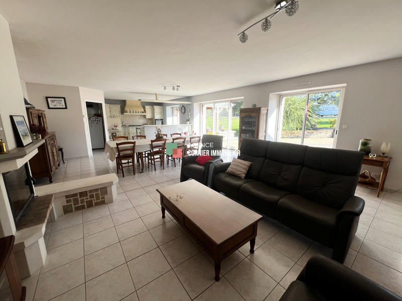 Maison - 210 m² - 8 pièces