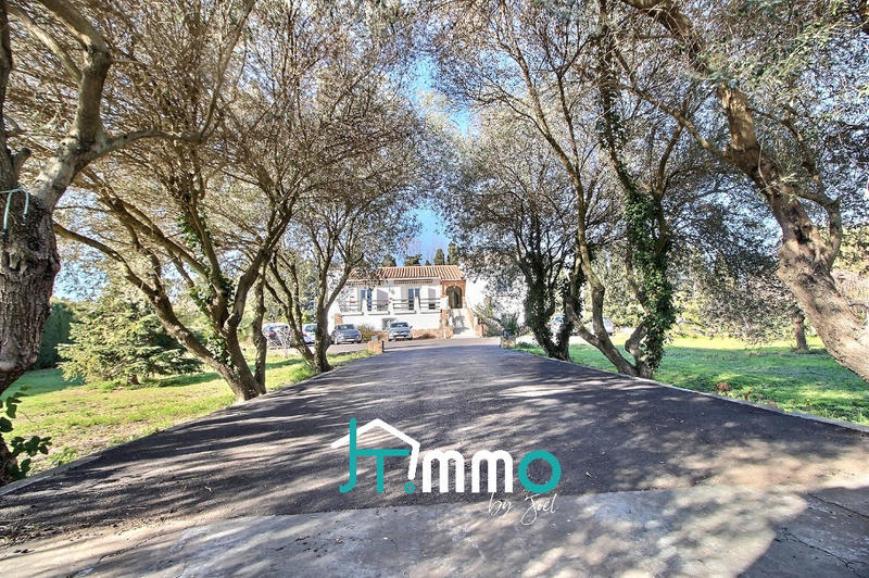 Villa - 390 m² - 5 pièces