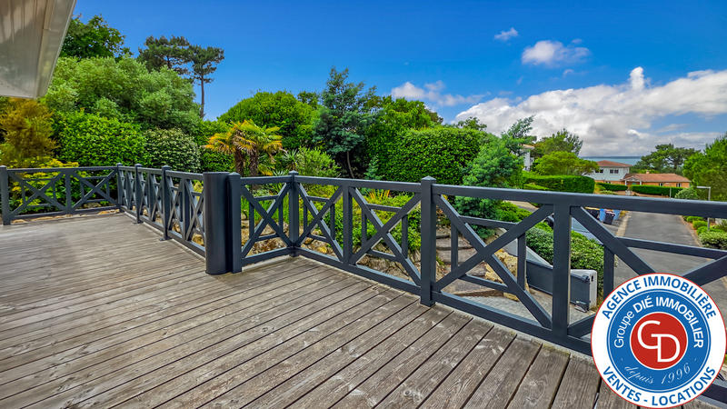 Maison - 200 m² - 6 pièces