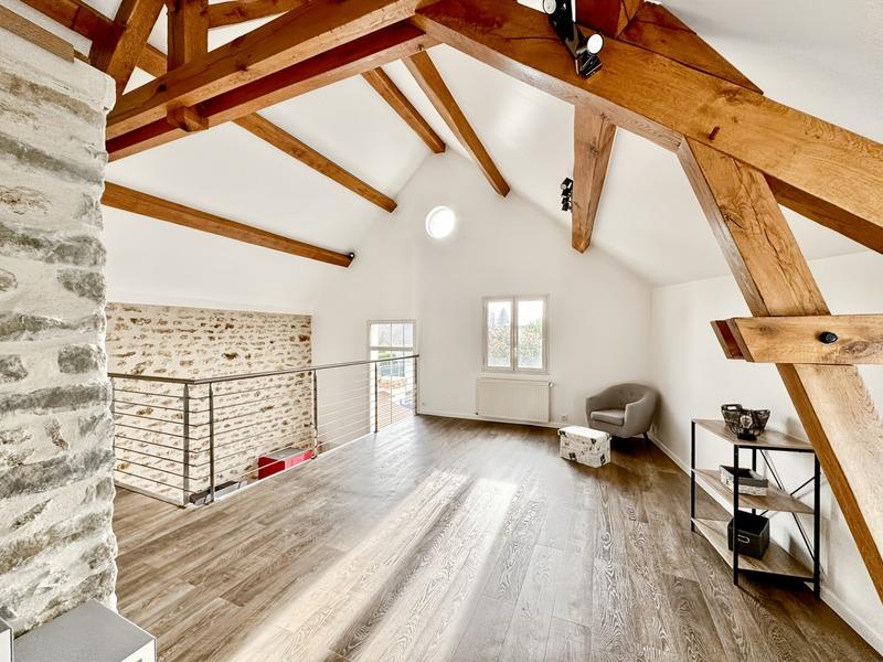 Maison - 245 m² - 7 pièces