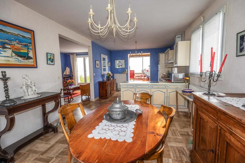 Maison - 165 m² - 10 pièces