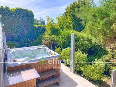 Villa - 192 m² - 8 pièces