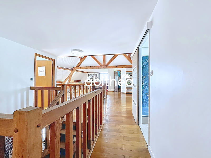 Maison - 320 m² - 7 pièces