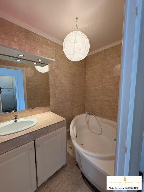 Studio - 37 m² - 1 pièce