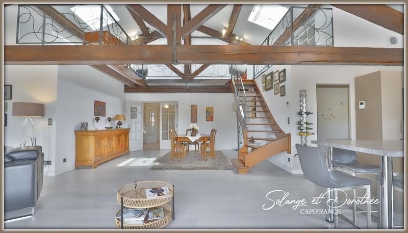 Maison - 325 m² - 8 pièces