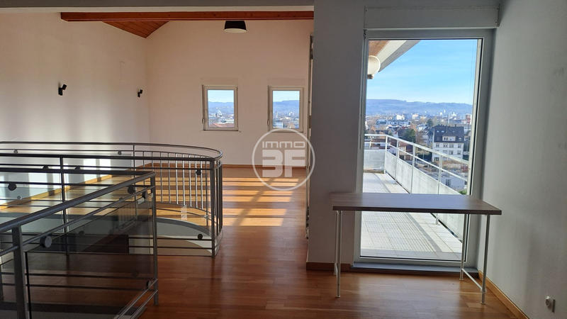 Duplex - 200 m² - 6 pièces