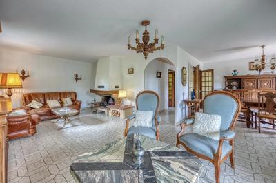 Maison - 180 m² - 8 pièces