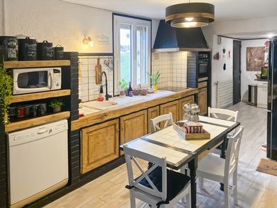 Maison - 196 m² - 8 pièces