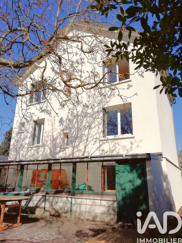 Maison - 165 m² - 9 pièces