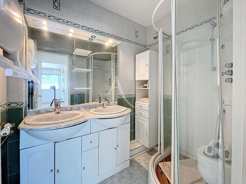 Appartement - 85 m² - 4 pièces