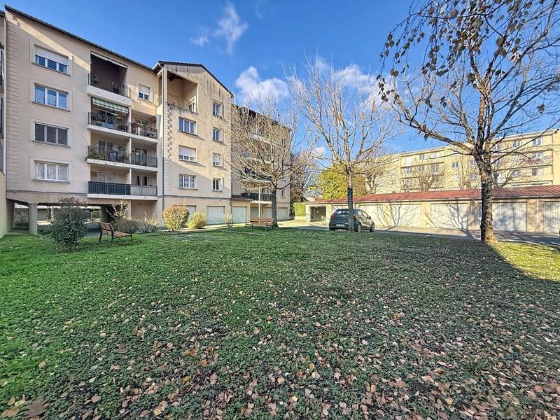 Appartement - 90 m² - 4 pièces