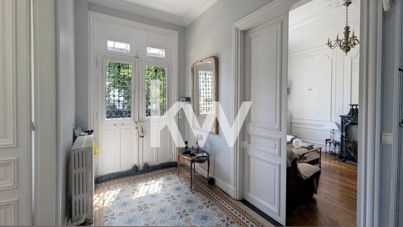 Maison bourgeoise - 257 m² - 10 pièces