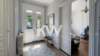 Maison bourgeoise - 257 m² - 10 pièces