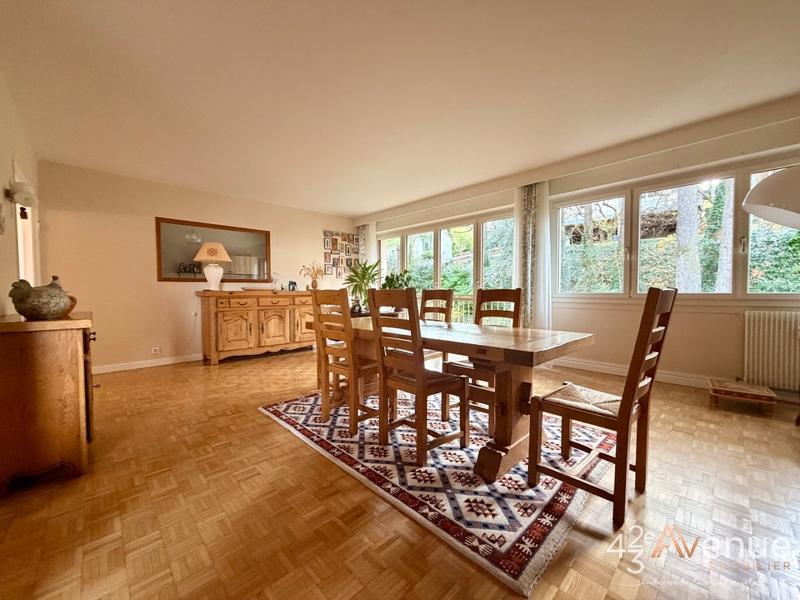 Appartement - 144 m² - 5 pièces