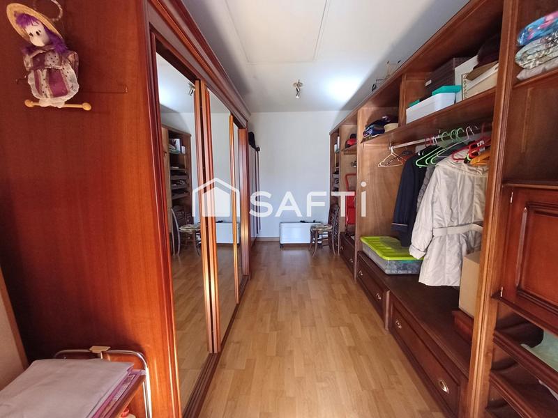 Maison - 213 m² - 8 pièces