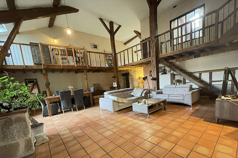 Maison - 289 m² - 6 pièces