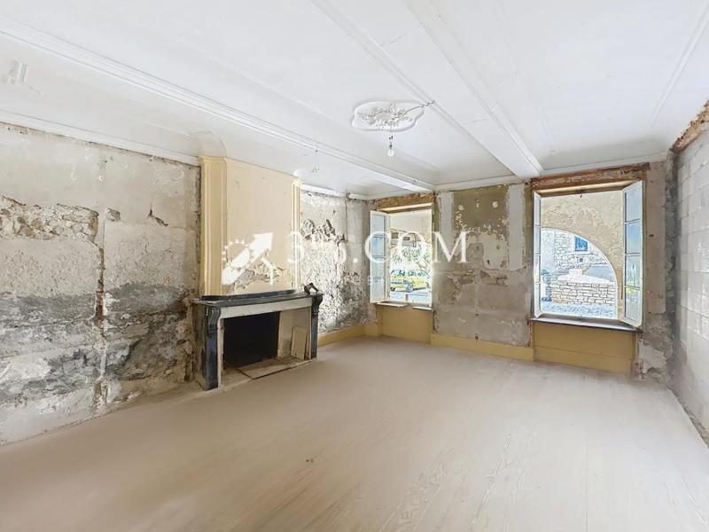 Maison - 232 m² - 8 pièces