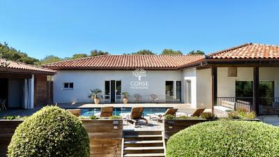 Villa - 325 m² - 11 pièces