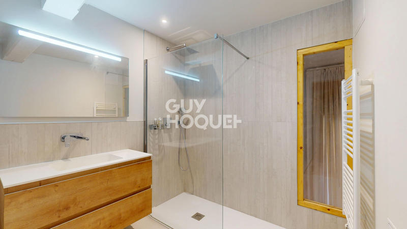 Appartement - 249 m² - 5 pièces