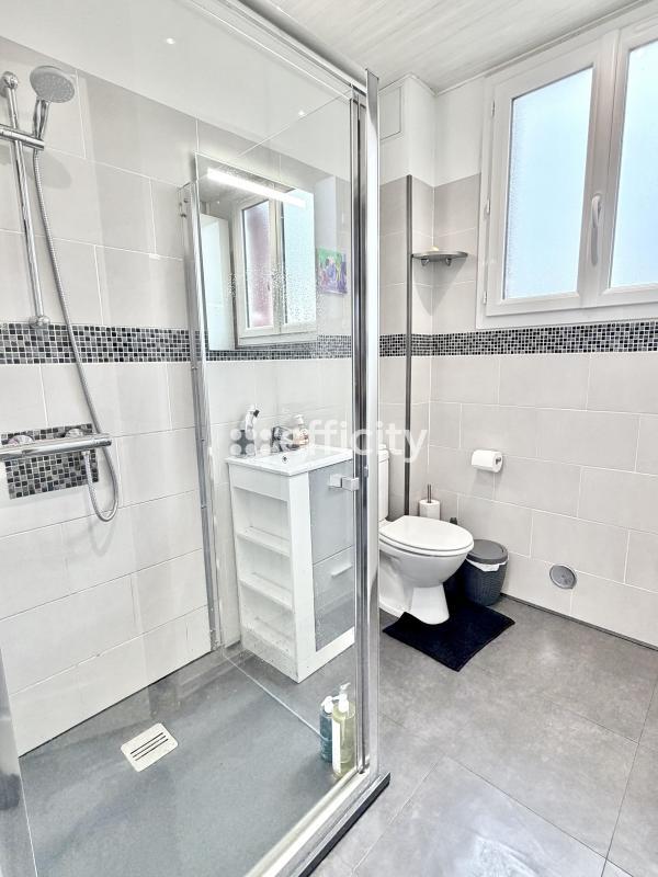 Pavillon - 80 m² - 4 pièces